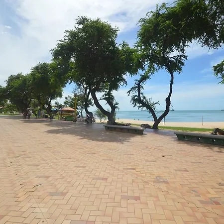 Apartamento 3-bedroom Beach Front At Beira Mar *